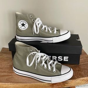 New Converse Hi Tops Women 8.5 Men 6.5
